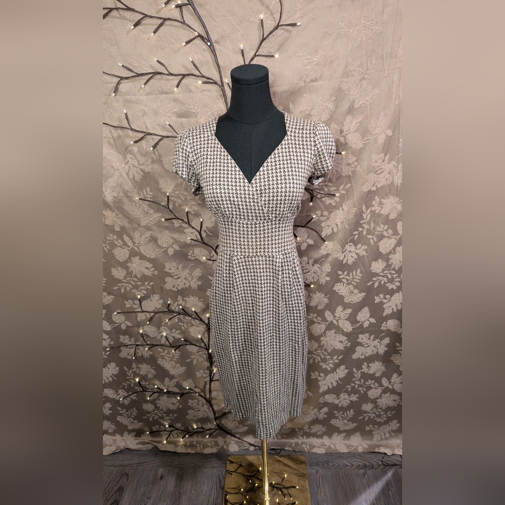 Banana Republic Brown And Tan Houndstooth Checkered Dress, Size M, EUC! - Picture 1 of 5